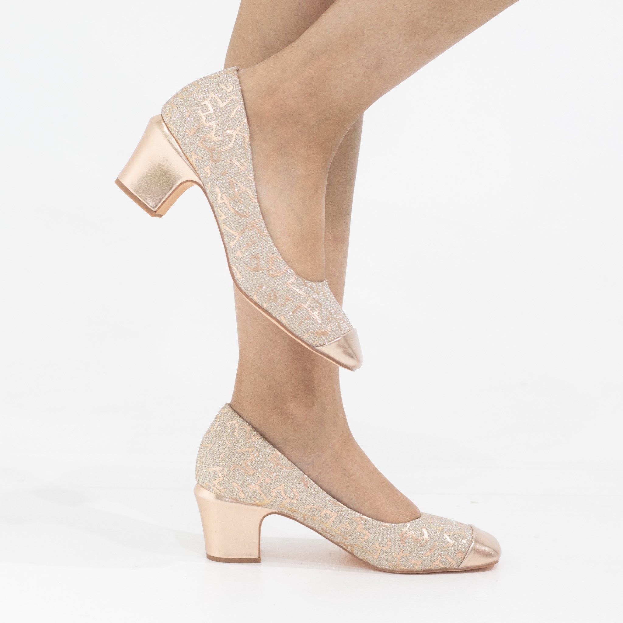 Delilah comfy 5cm heel pointy court shoe champagne